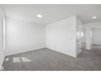 8632 183 AV NW photo 22