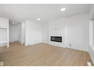 8616 183 AV NW photo 22