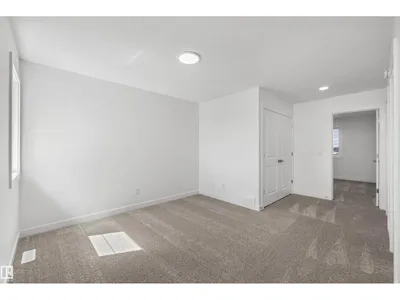 8616 183 AV NW photo 23