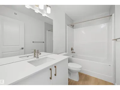 8616 183 AV NW photo 26
