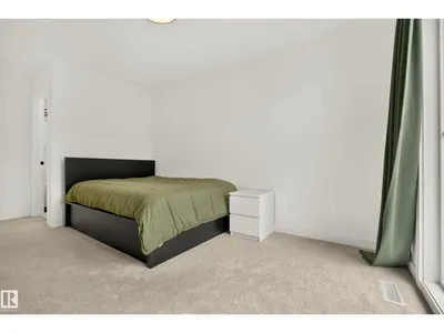 #53 16231 19 AV SW photo 20