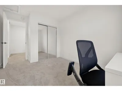 #53 16231 19 AV SW photo 23
