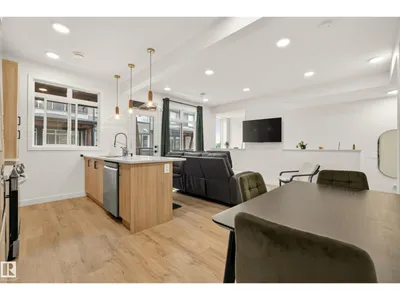 #53 16231 19 AV SW photo 9