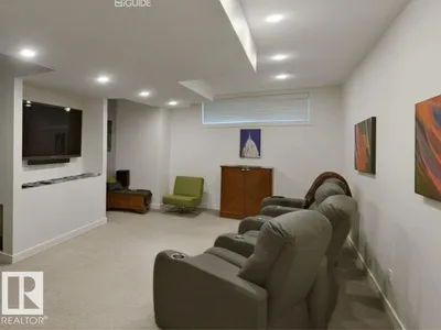 10433 140 ST NW photo 35