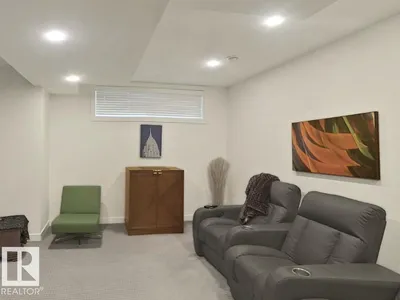 10433 140 ST NW photo 36