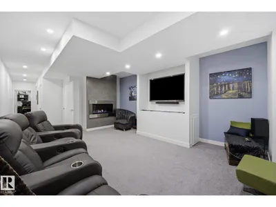 10433 140 ST NW photo 32