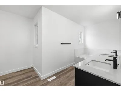 4039 207 ST NW photo 39