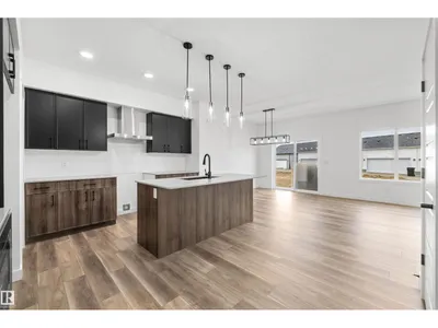 4039 207 ST NW photo 9