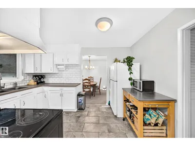 3516 117A ST NW photo 10