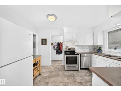 3516 117A ST NW photo 12