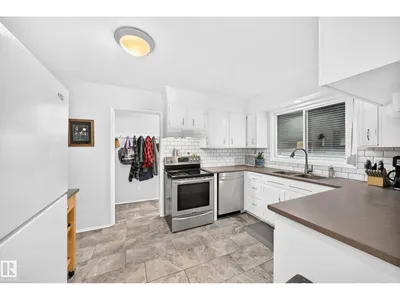 3516 117A ST NW photo 13
