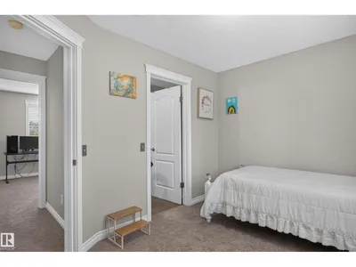 12724 148 AV NW photo 40