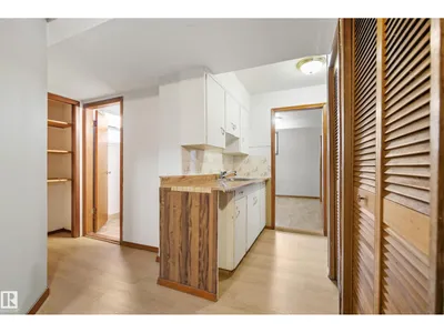 10426 79 ST NW photo 42