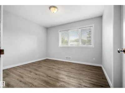 10426 79 ST NW photo 34