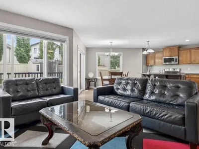 6811 19 AV SW photo 13