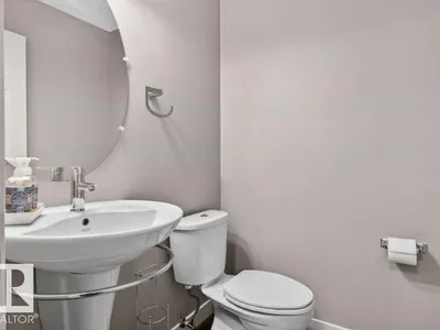 6811 19 AV SW photo 20