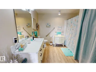 #402 78 McKenney AV photo 5