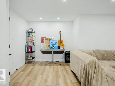 66 FENWYCK BV photo 34