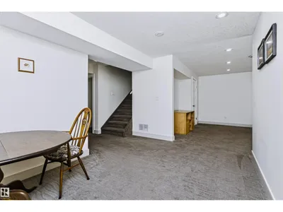 1720 ROBERTSON PL SW photo 36