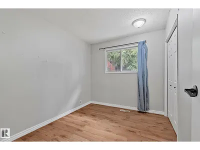 5111 40 AV NW photo 11