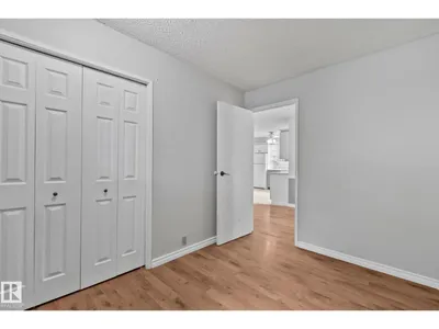 5111 40 AV NW photo 12