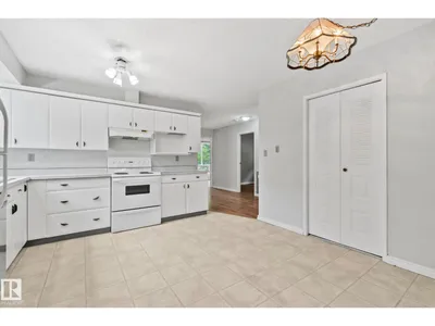 5111 40 AV NW photo 19