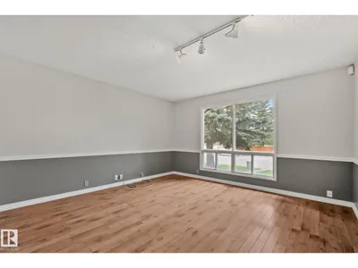 5111 40 AV NW photo 5