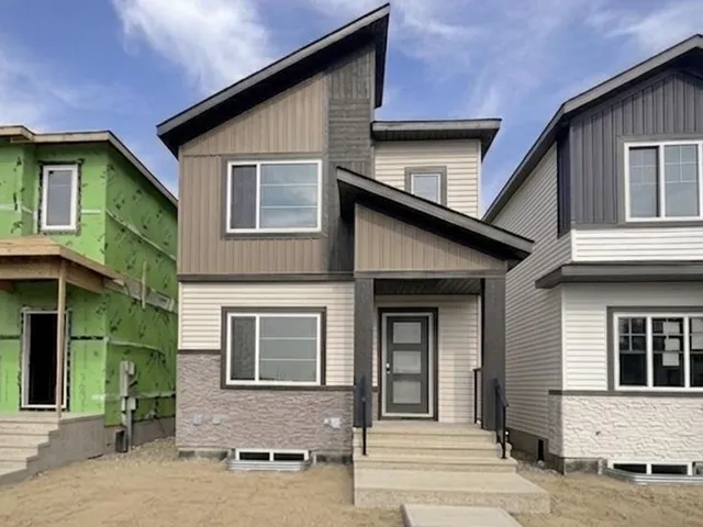 1519 211 Street NW, Edmonton