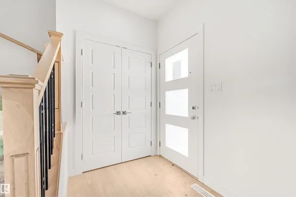 1519 211 Street NW photo 2