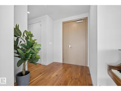 #4704 10360 102 ST NW photo 30