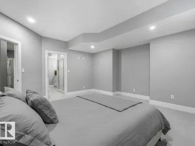 8927 120 ST NW photo 36