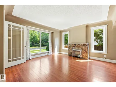 11322 56 ST NW photo 8