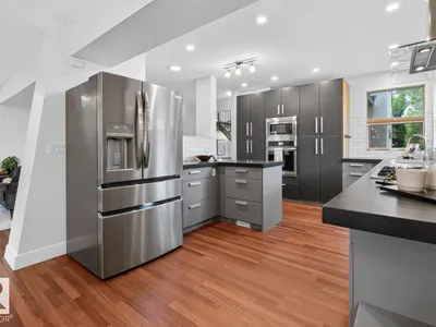8860 93 ST NW photo 14