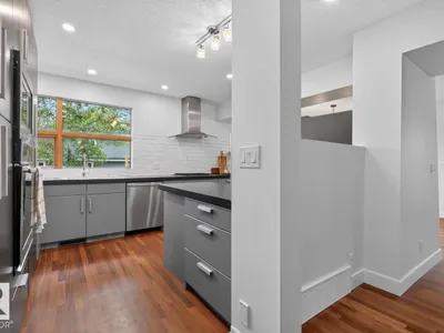 8860 93 ST NW photo 16