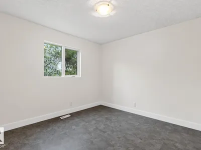 8860 93 ST NW photo 39