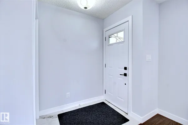 14732 32 ST NW photo 2