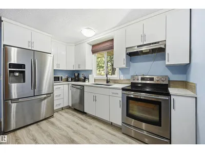 8423 MILL WOODS RD NW photo 4