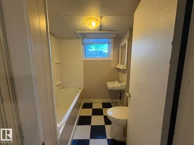9733 143 ST NW photo 23