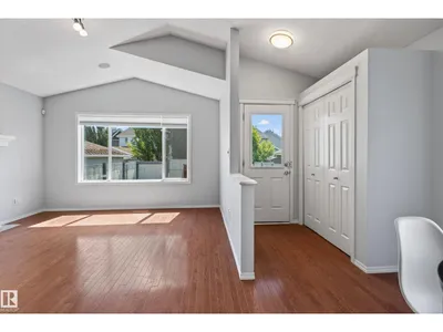 7815 14 AV SW photo 13