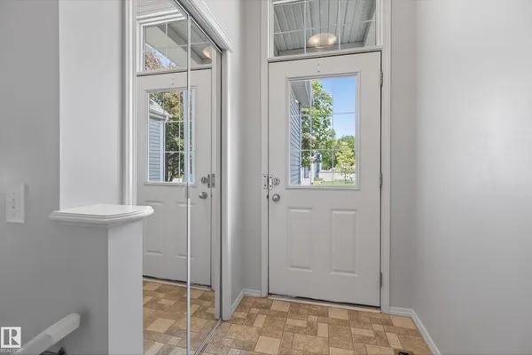 7815 14 AV SW photo 2