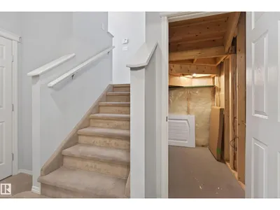 7815 14 AV SW photo 29