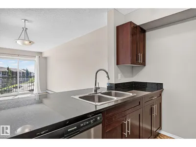 #417 12045 22 AV SW photo 10