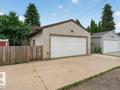 9026 92 ST NW photo 32