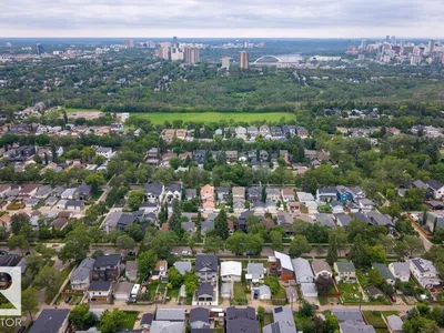 9026 92 ST NW photo 36