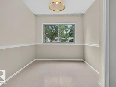9026 92 ST NW photo 10