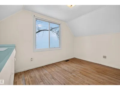 9026 92 ST NW photo 19