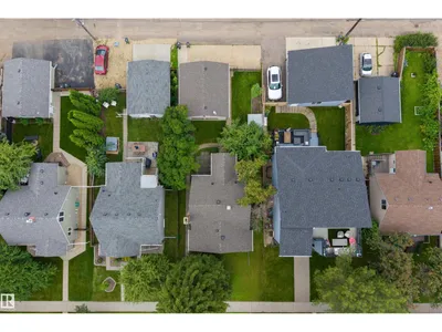 9026 92 ST NW photo 33