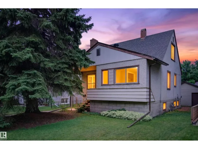 9026 92 ST NW, Edmonton