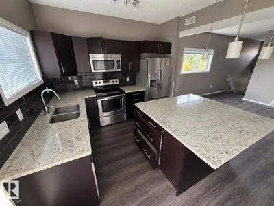 #21 6520 2 AV SW photo 5