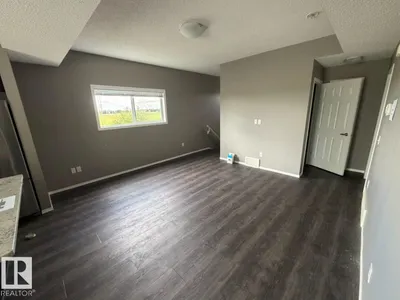#21 6520 2 AV SW photo 6